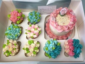 Cake Bento set (small 4inch cake with cupcakes)