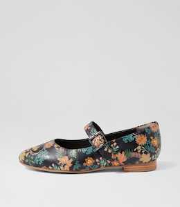 Lojas Xw Zr Black Vintage Floral Leather by Ziera at Ziera NZ