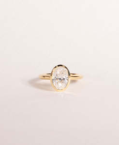 Frida Engagement Ring - 18k Yellow Gold, Oval Brilliant Cut Lab Grown Diamond 2.17 carat