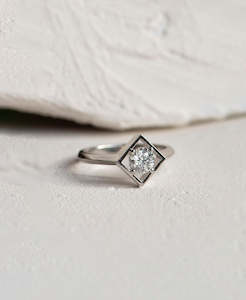 Jewellery manufacturing: Freya Engagement Ring - Platinum, Round Brilliant Cut Diamond 0.62 carat