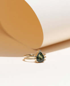 Limited Edition 170 - 9k Yellow Gold, Green Sapphire