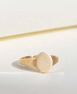 Jewellery manufacturing: Adamo Small Signet - 18k Yellow Gold