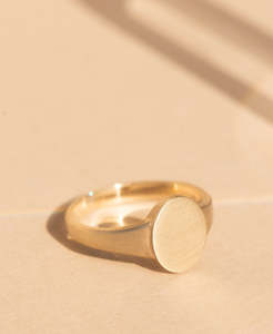 Jewellery manufacturing: Adamo Small Signet - 9k Yellow Gold