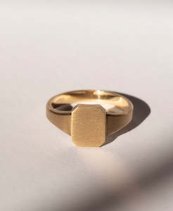 Ahava Small Signet - 18k Yellow Gold