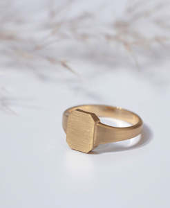 Ahava Small Signet - 9k Yellow Gold