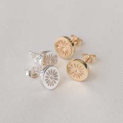 Gold smithing: Daisy Studs