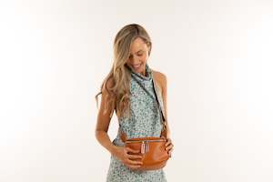 Sassy Duck Lilly Leather Cross Body Bag | Tan